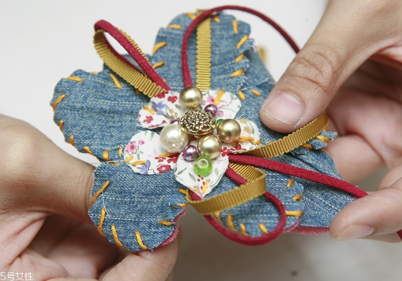 舊衣服改造保濕杯套教程 風(fēng)格多變 舊衣服改造保濕杯套教程 風(fēng)格多變