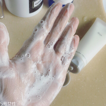 ipsa洗面奶和雅詩(shī)蘭黛洗面奶哪個(gè)好用 ipsa洗面奶和雅詩(shī)蘭黛洗面奶哪個(gè)好用