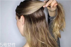 女生冬天長發(fā)怎么編好看？長發(fā)妹紙才懂得的痛