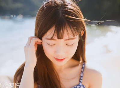 2022最流行的發(fā)色顯白？不同膚色適合不同發(fā)色