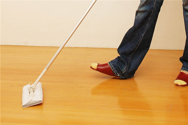 過期的酒可以托地嗎 這些食材托地適合木地板 過期的酒可以托地嗎 這些食材托地適合木地板