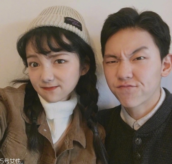 冬天戴帽子怎么扎頭發(fā)好？法式魚骨辮編發(fā)很特別