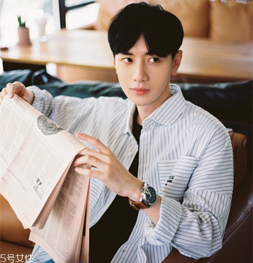 2018男生流行什么發(fā)型款式？2018男生染發(fā)顏色推薦