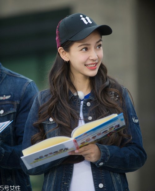 戴棒球帽適合什么發(fā)型？一分鐘學會15種新發(fā)型