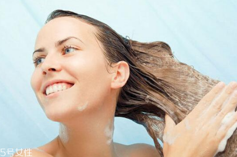 掉頭發(fā)用哪種洗發(fā)水好？姜水洗頭能生發(fā)
