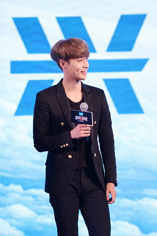 2018男生流行什么發(fā)型款式？2018男生染發(fā)顏色推薦