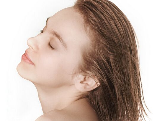 一天掉多少根頭發(fā)是正常的？為頭發(fā)加點營養(yǎng)