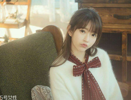 2022最流行的發(fā)色顯白？不同膚色適合不同發(fā)色