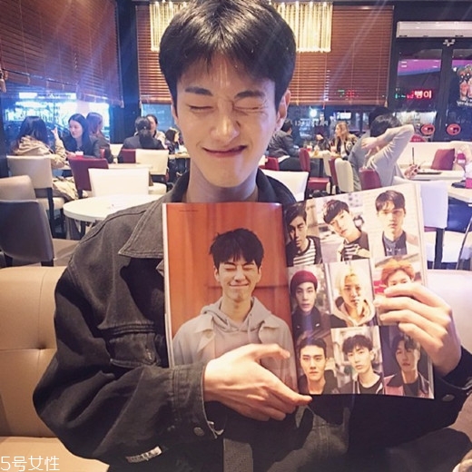 2022最流行發(fā)型顏色男生？男生潮流發(fā)型