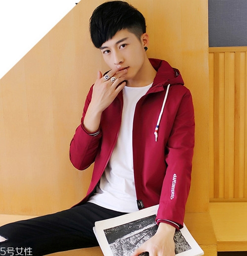 2018男生流行什么發(fā)型款式？2018男生染發(fā)顏色推薦