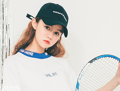 戴棒球帽適合什么發(fā)型？一分鐘學會15種新發(fā)型