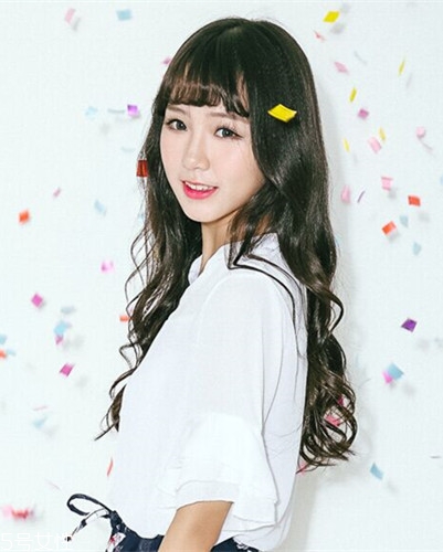 小個(gè)子女生適合什么發(fā)型？蓬松隨意效果