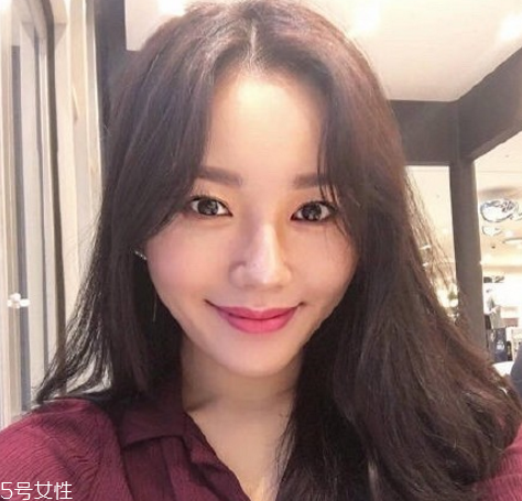 凌亂小卷中長發(fā)怎么弄好看？超美的凌亂小卷中長發(fā)