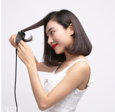 直發(fā)怎么弄卷發(fā)？直發(fā)夾板可以弄內(nèi)扣