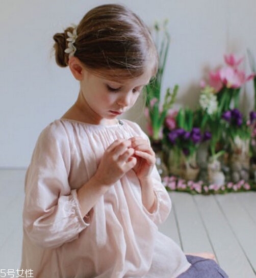 小女孩扎什么頭發(fā)好看？小公主發(fā)型大全