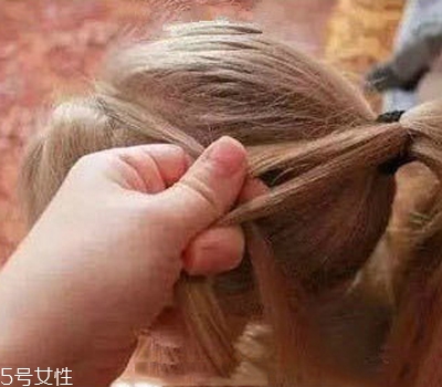 小女孩扎什么頭發(fā)好看？小公主發(fā)型大全