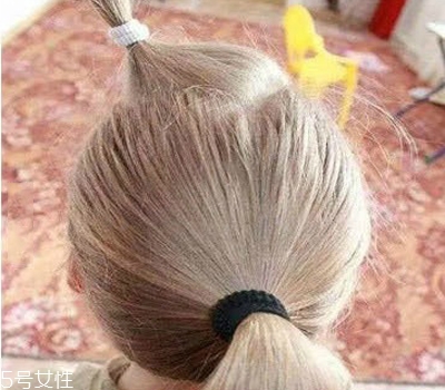 小女孩扎什么頭發(fā)好看？小公主發(fā)型大全