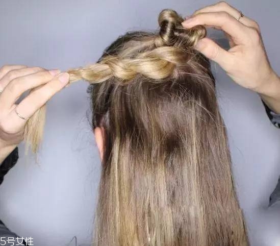 女生冬天長發(fā)怎么編好看？長發(fā)妹紙才懂得的痛