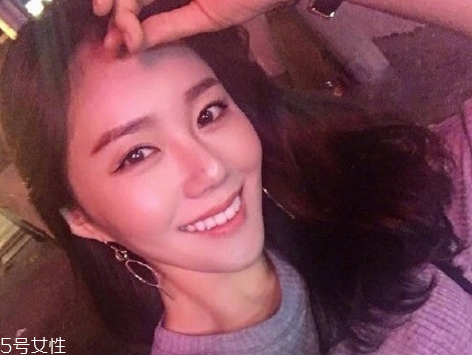 凌亂小卷中長發(fā)怎么弄好看？超美的凌亂小卷中長發(fā)