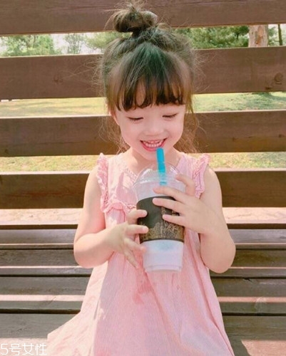 小女孩扎什么頭發(fā)好看？小公主發(fā)型大全