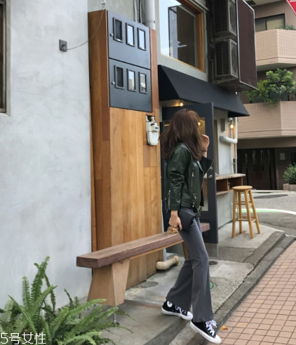 2018流行什么顏色皮衣？為你開啟時(shí)髦春季