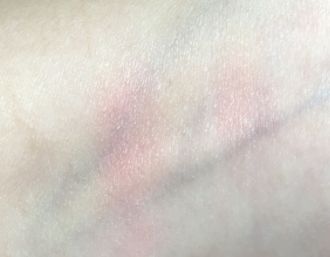 腮紅和高光哪個先用？