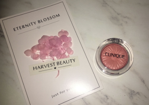 腮紅和散粉使用順序 腮紅散粉你知道先用哪個(gè)嗎？