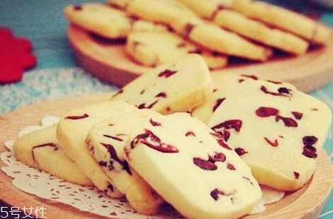 蔓越莓餅干用什么黃油 天然黃油最好 蔓越莓餅干用什么黃油 天然黃油最好