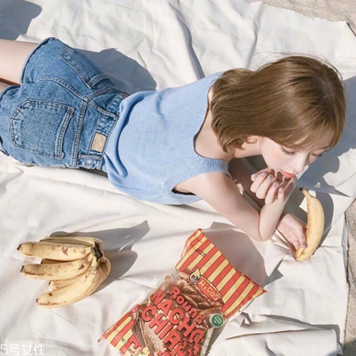 2018冬天流行什么發(fā)色？簡(jiǎn)單漂亮的披肩發(fā)