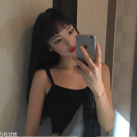 2018冬天流行什么發(fā)色？簡(jiǎn)單漂亮的披肩發(fā)