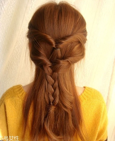 披肩發(fā)怎么扎好看？披肩發(fā)好看扎發(fā)圖解
