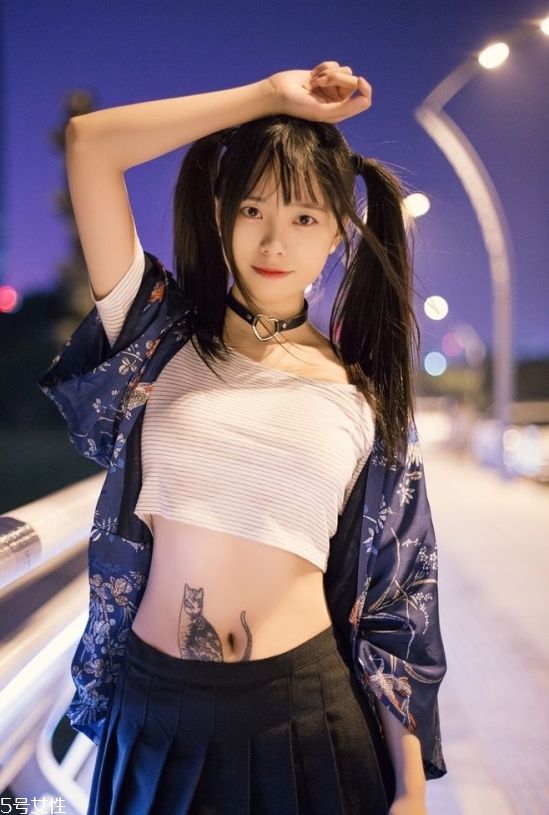 2018冬天流行什么發(fā)色？簡(jiǎn)單漂亮的披肩發(fā)