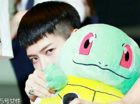 男生頭發(fā)稀疏適合什么發(fā)型？圓形劉海很好看