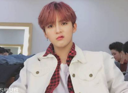 男生頭發(fā)稀疏適合什么發(fā)型？圓形劉海很好看