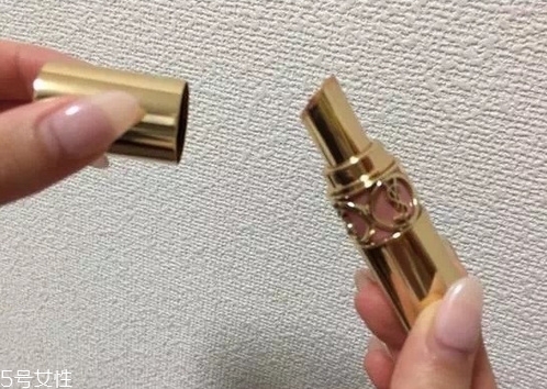 如何選擇口紅色號？口紅必不可少