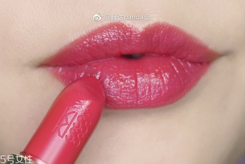 嬌蘭親親567是什么顏色？活色生香吻的秘訣