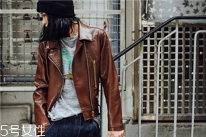 棕色皮衣怎么搭配？玩轉(zhuǎn)復(fù)古潮流風(fēng)