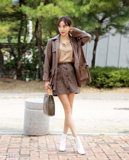 棕色皮衣怎么搭配？玩轉(zhuǎn)復(fù)古潮流風(fēng)