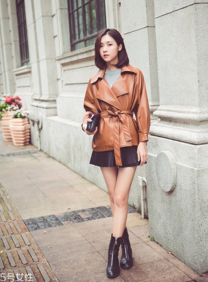 棕色皮衣怎么搭配？玩轉(zhuǎn)復(fù)古潮流風(fēng)