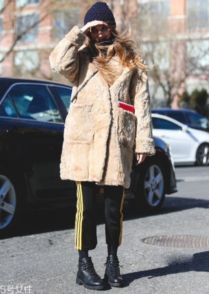 校服褲搭配什么鞋子？不同鞋子不同風格