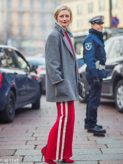 校服褲搭配什么鞋子？不同鞋子不同風格