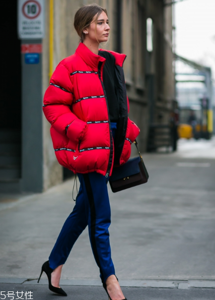 校服褲搭配什么鞋子？不同鞋子不同風格