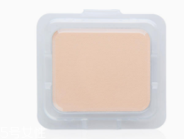 買粉餅好還是散粉？精致女孩粉餅是標(biāo)配