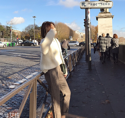 毛衣用冷水還是熱水洗？30度以?xún)?nèi)水溫為佳