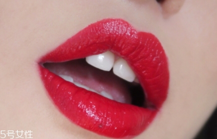 嬌蘭臻彩寶石唇膏25試色 嬌蘭25號口紅摯愛冰冰紅 嬌蘭臻彩寶石唇膏25試色 嬌蘭25號口紅摯愛冰冰紅