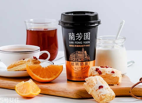 杯裝蘭芳園絲襪奶茶多少錢？