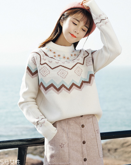 毛衣扎脖子怎么辦？三招讓你舒適過冬