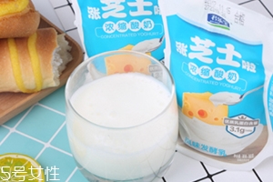 君樂寶芝士酸奶怎么喝？卡死在插吸管這一步