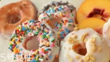 君樂寶芝士酸奶怎么喝？卡死在插吸管這一步