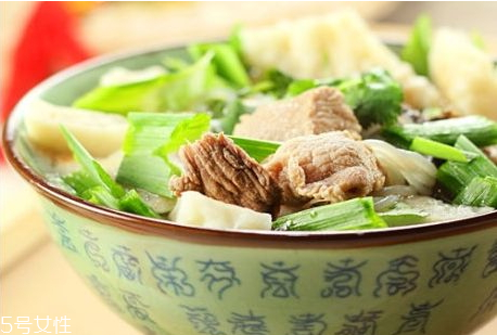 羊肉泡饃好吃嗎 肉爛湯濃 羊肉泡饃好吃嗎 肉爛湯濃